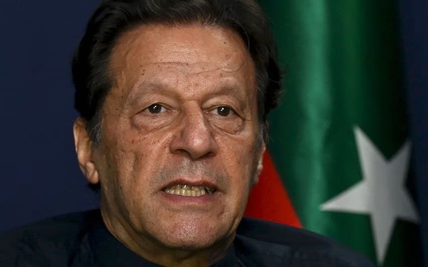 इमरान खान की पार्टी पर प्रतिबंध लगाने की तैयारी में पाकिस्तान, देशद्रोह का मामला भी दायर